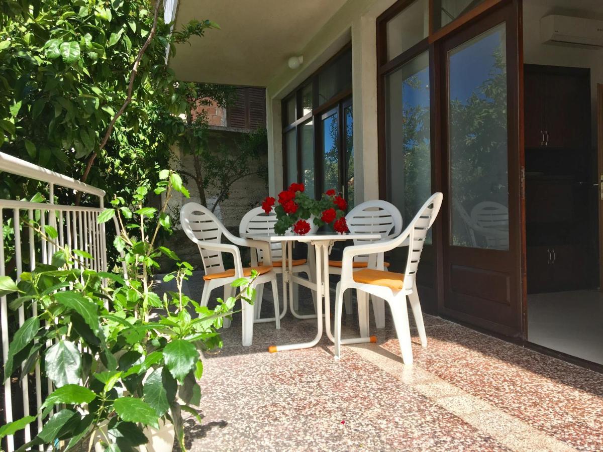 Hilda Vela Apartment Podgora Exterior foto